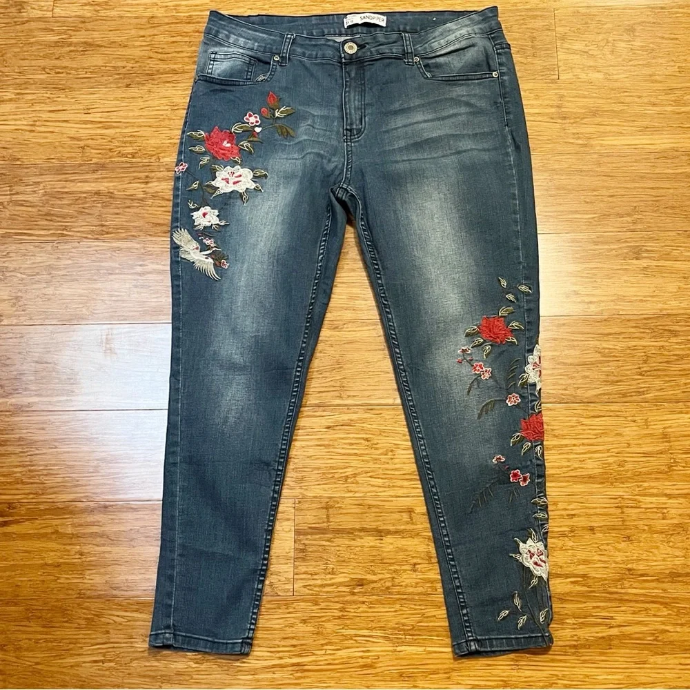 Sandpiper Embroidered Dark Wash Cropped Jeans – Floral – Size 18 - Picture 2 of 15